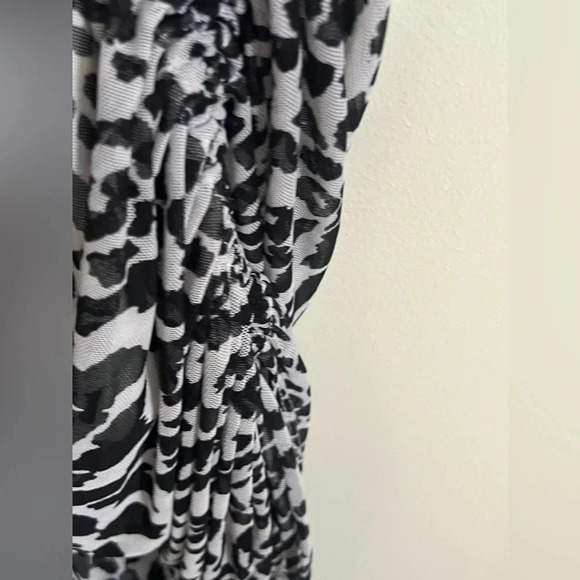 INC White and Black Leopard Long Sleeve Dress Ruched Sides Sexy Animal Comfy - Picture 5 of 10